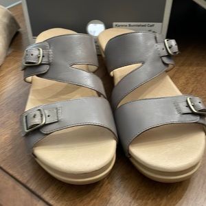 Dansko NIB sz 40Karen Burnished calf-stone
